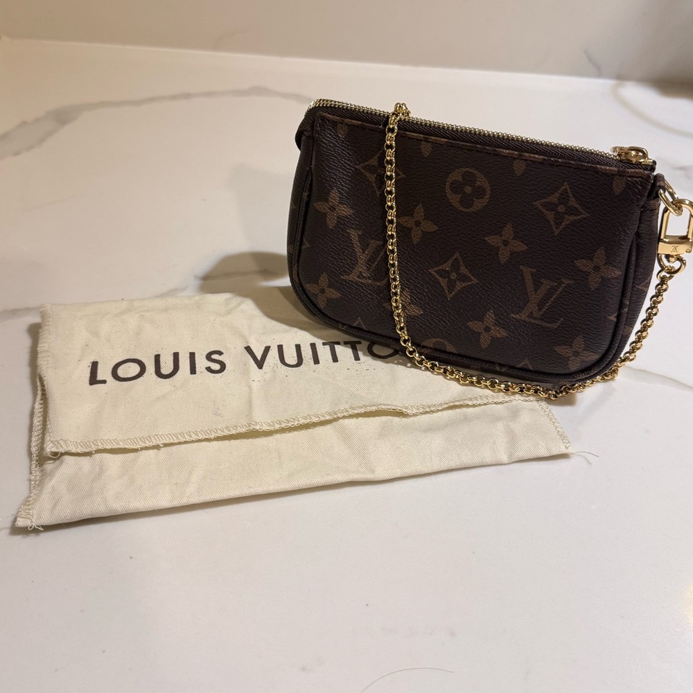 LOUIS VUITTON Mini Pochette Accessoires AUTHENTIC